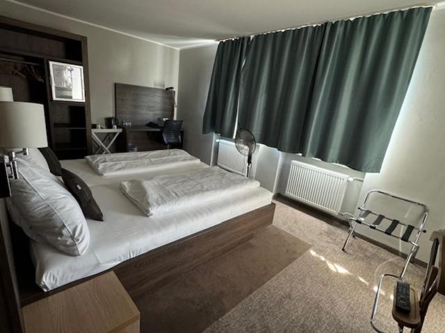 L'Escala Hotel Dreieich Bagian luar foto