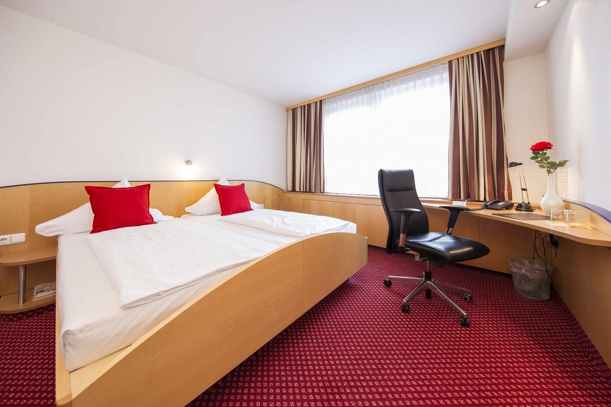L'Escala Hotel Dreieich Bagian luar foto