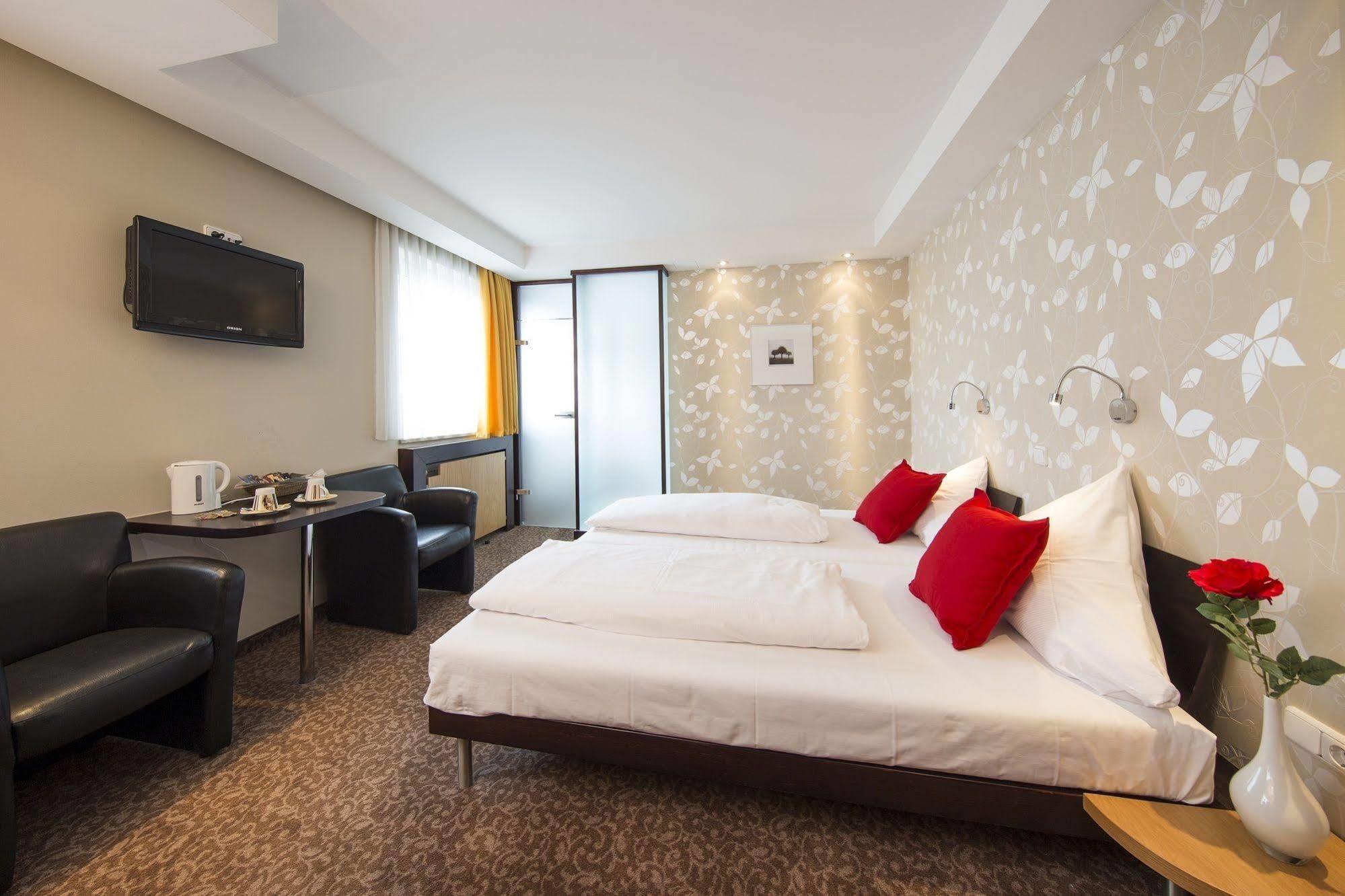 L'Escala Hotel Dreieich Bagian luar foto
