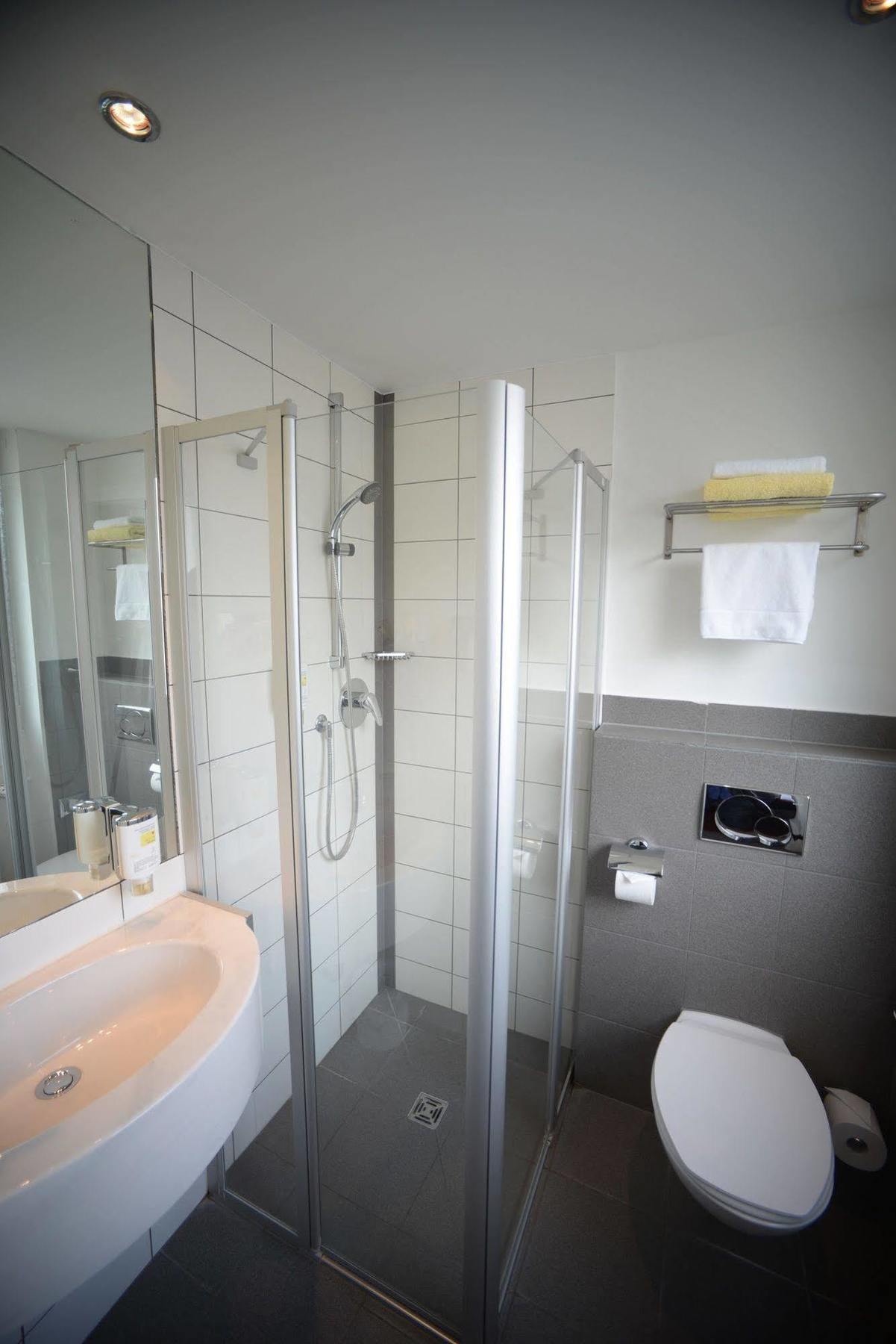 L'Escala Hotel Dreieich Bagian luar foto