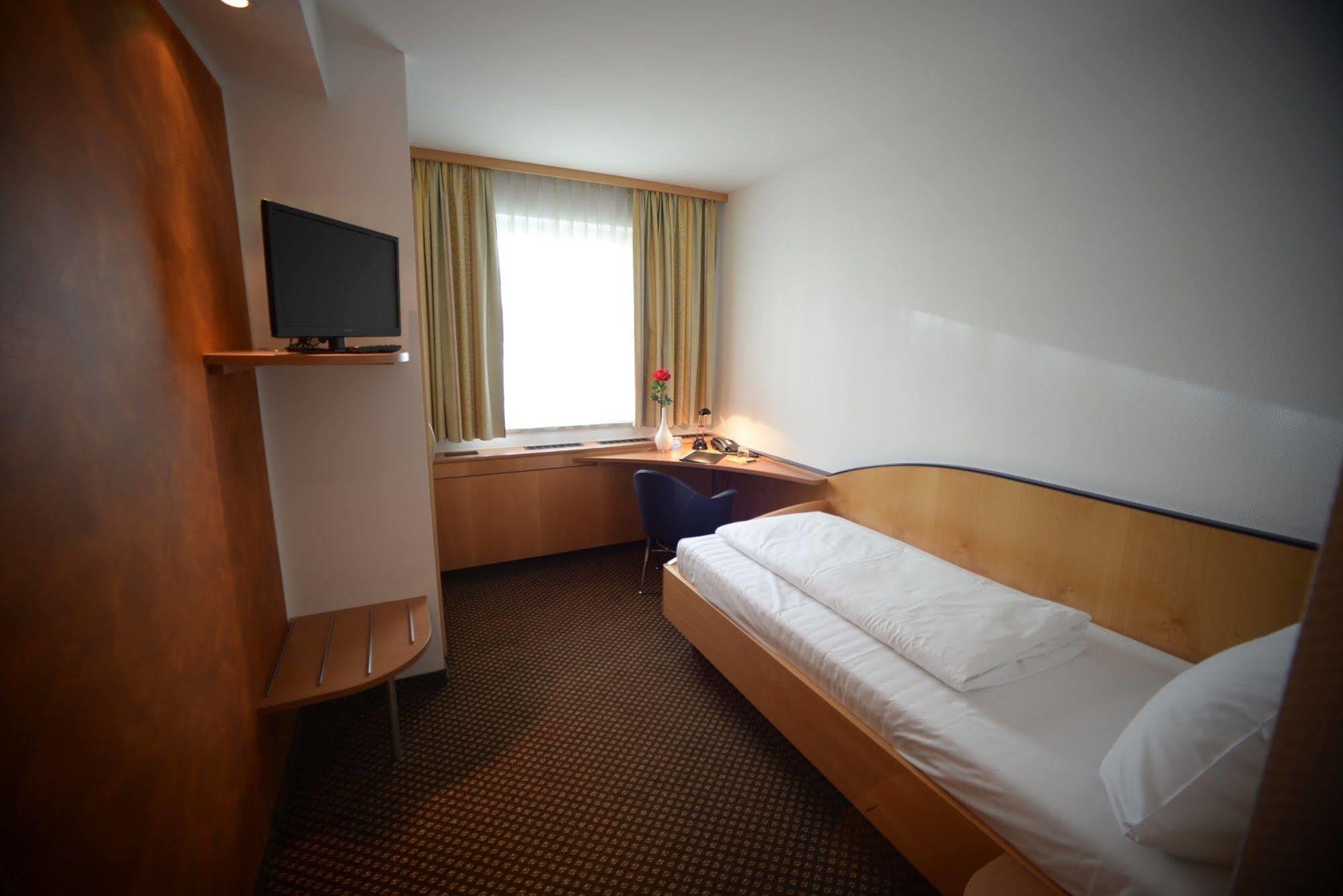 L'Escala Hotel Dreieich Bagian luar foto